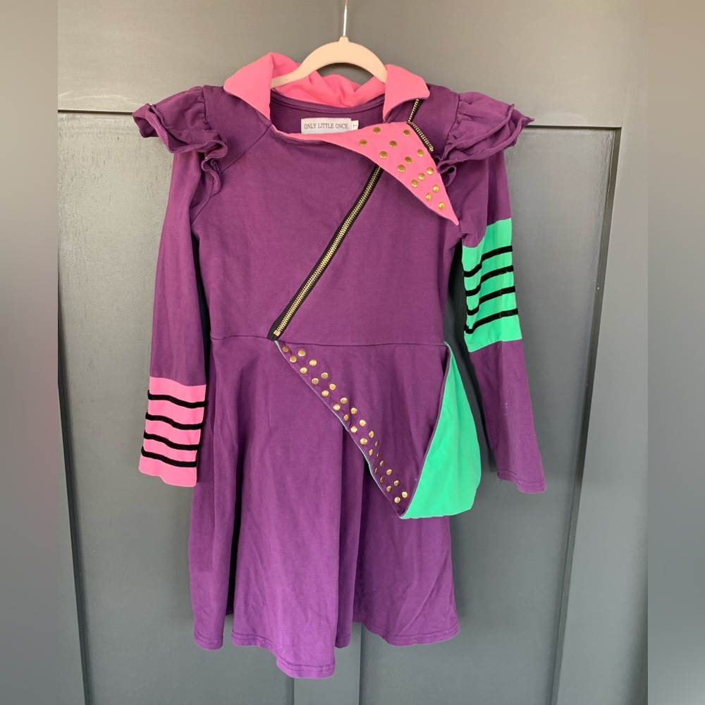 Only little once descendants inspired dress